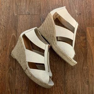 ✨All offers accepted✨ Jute Wedge Heeled Sandals